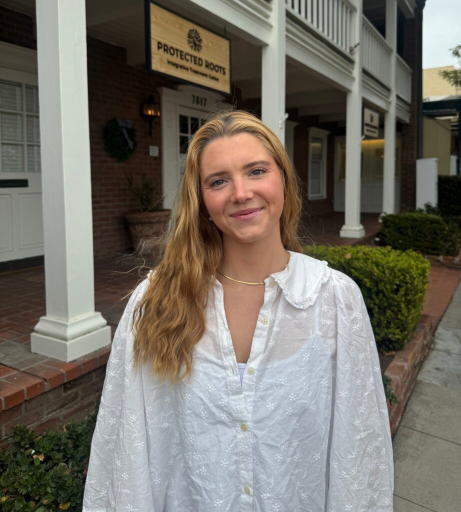 Allie Bartholomew​